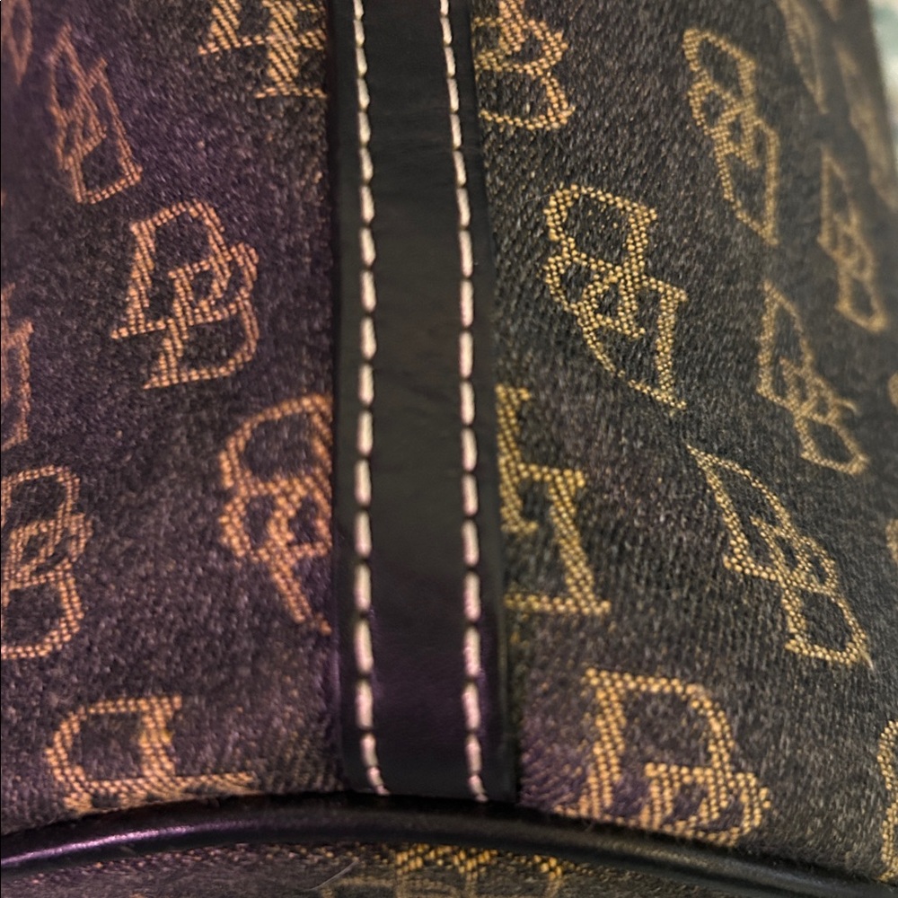 Dooney & Bourke Vintage signature Monogram canvas bucket shoulder bag - Picture 8 of 8